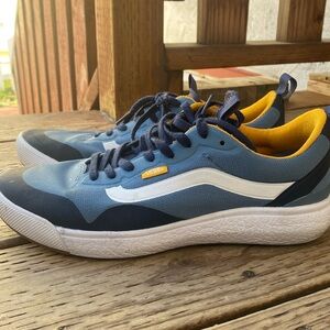 Barely used Vans UltraRange size 10